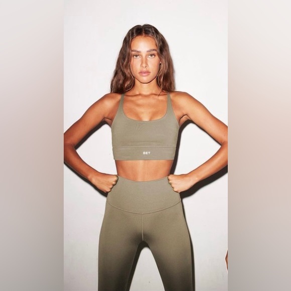 SET ACTIVE Pants - NEVER WORN SET ACTIVE LUXFORM SAGE GREEN SET